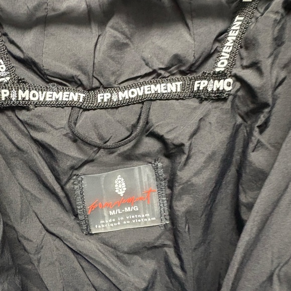 NWT Free People Billy Boxy Insulated Lightweight Black Jacket Size Med/Large - Picture 11 of 11